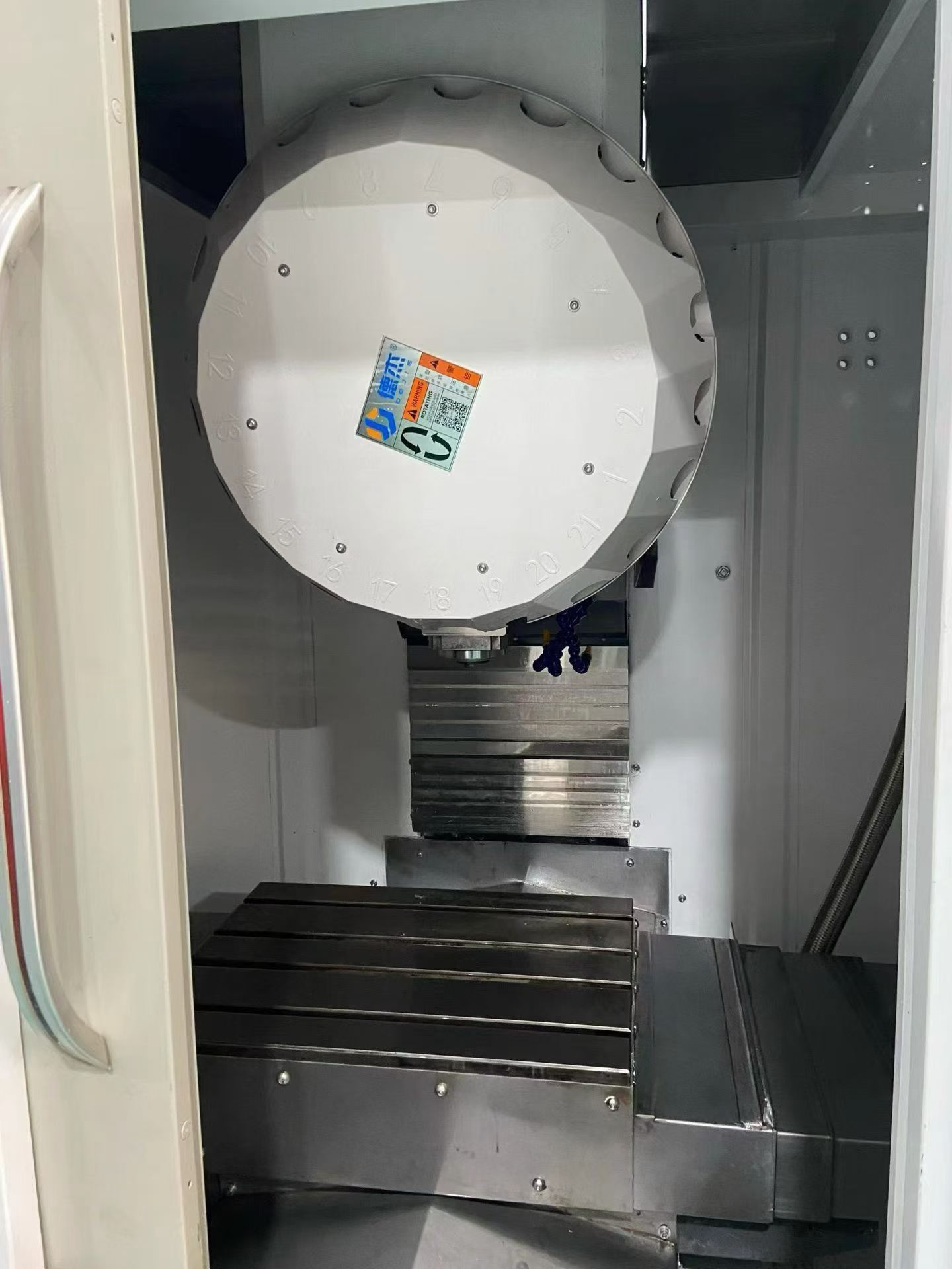 Used Mingke T-650 CNC Drilling and Tapping Center photo 3