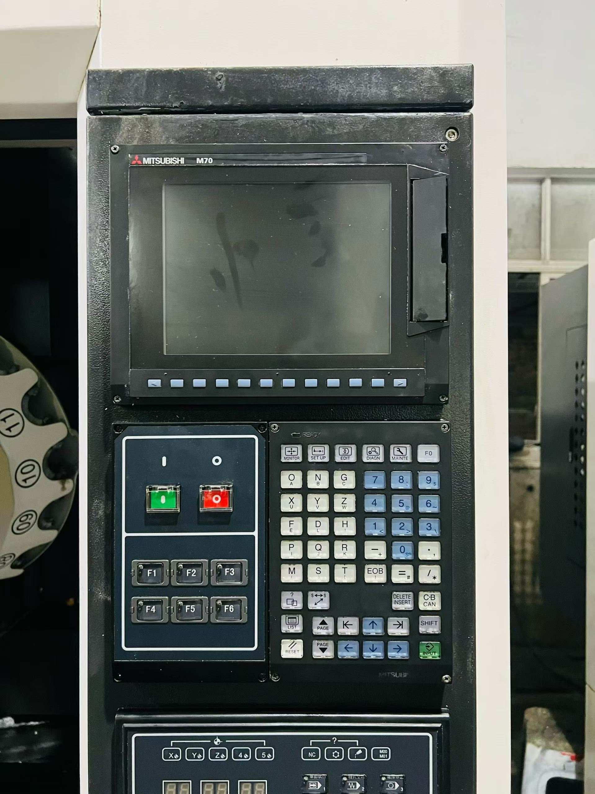 Used Taide T 5 Machining Center with Mitsubishi M 70 photo 3