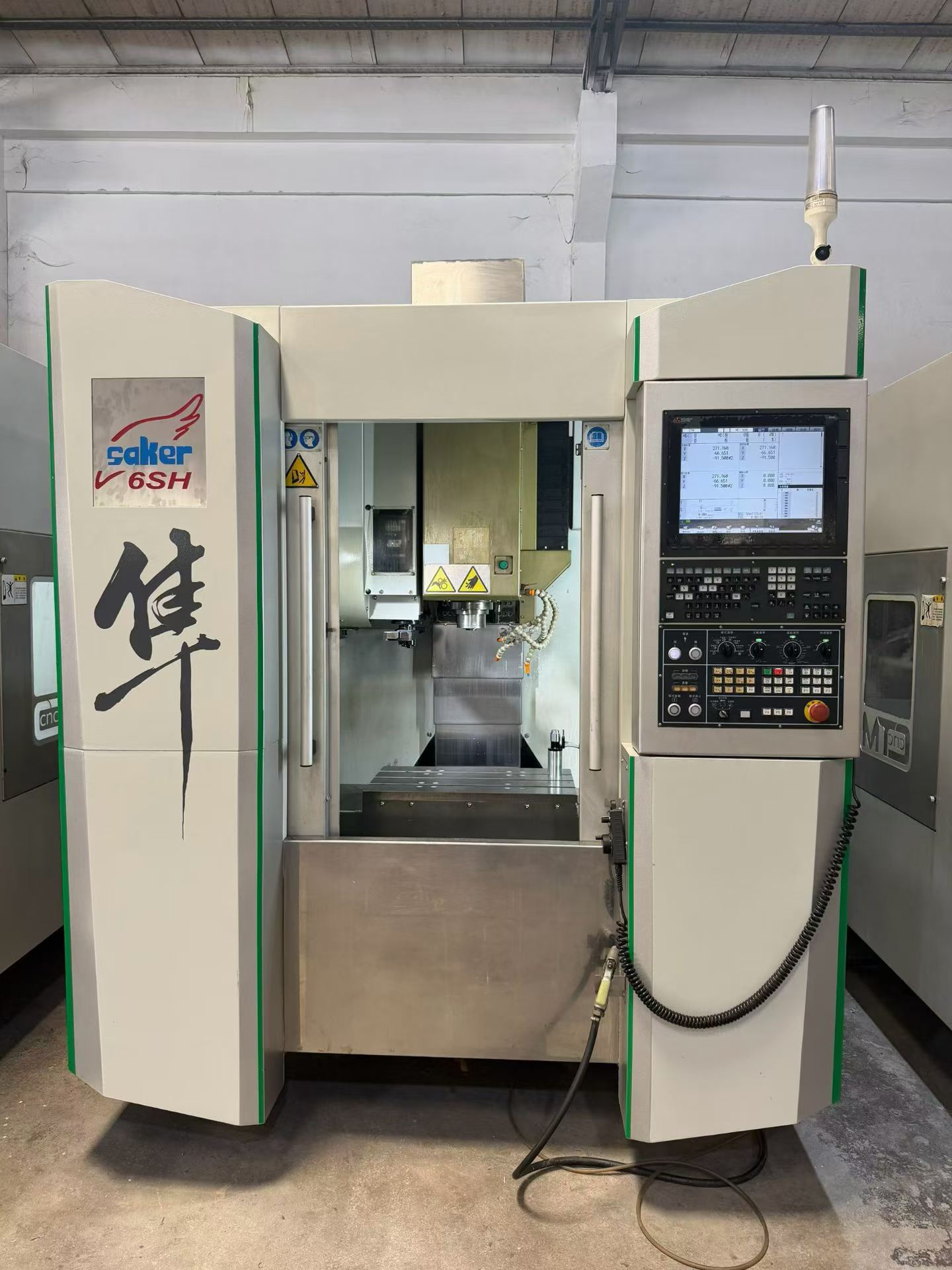 Used Taiwan Xin Quan V 6 SH High-Speed Machining Center with Mitsubishi M 800 Control photo 3