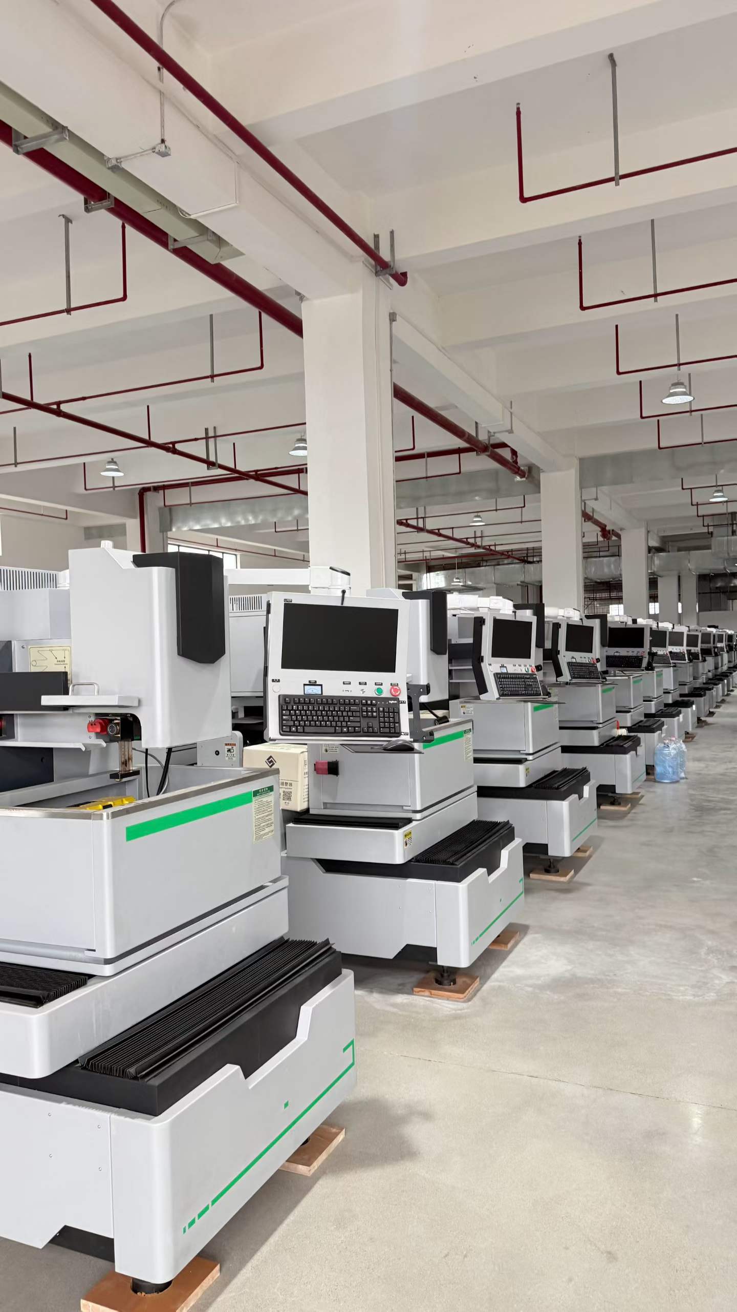 Venta de 100 máquinas nuevas de electroerosión por hilo Baomage 430 de velocidad media