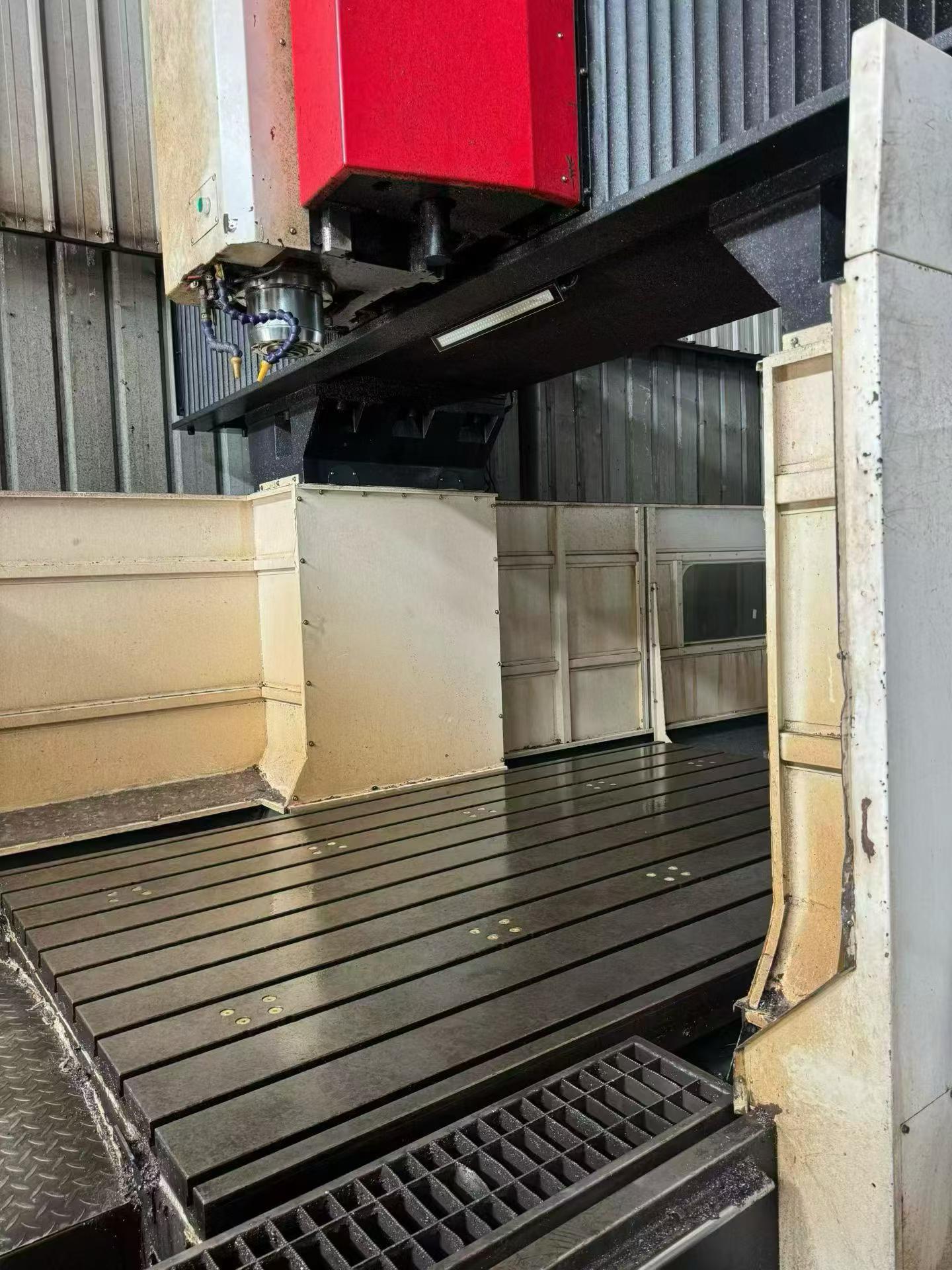 4 Used High-Speed Gantry Machining Centers with Siemens 828 D photo 3