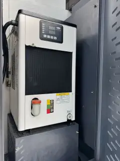Used 855 Vertical Machining Center with FANUC Plus, BT40 photo 9