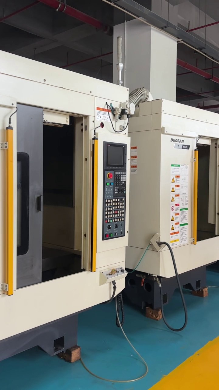 Used DN Solutions T 4050 Drilling and Tapping Center with Mitsubishi M 80 A photo 1