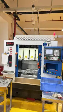 Used 4-Head High-Gloss CNC Milling Machine photo 1