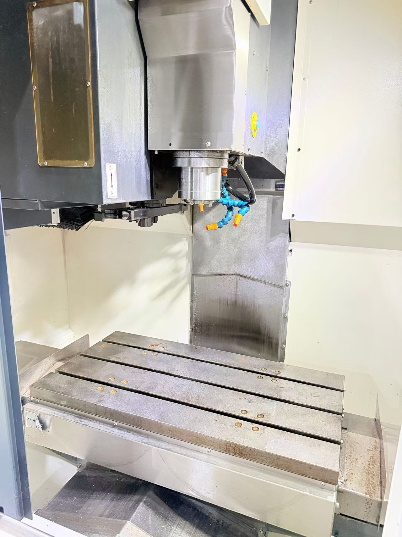 Used Han's HT-710 Vertical Machining Center with Siemens 828 D for Sale photo 5