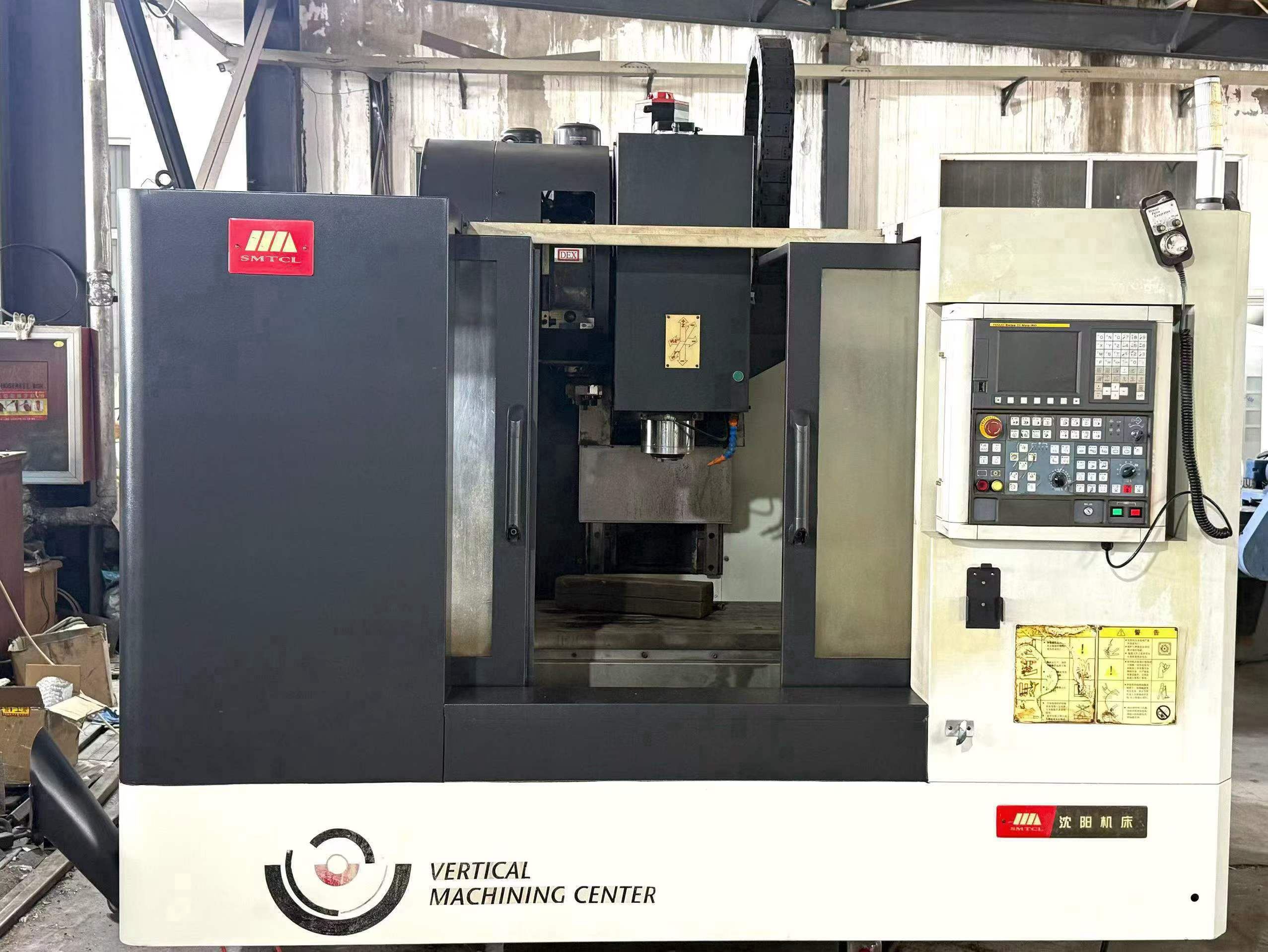 Dos centros de mecanizado vertical Shenyang 850 usados con control FANUC MD