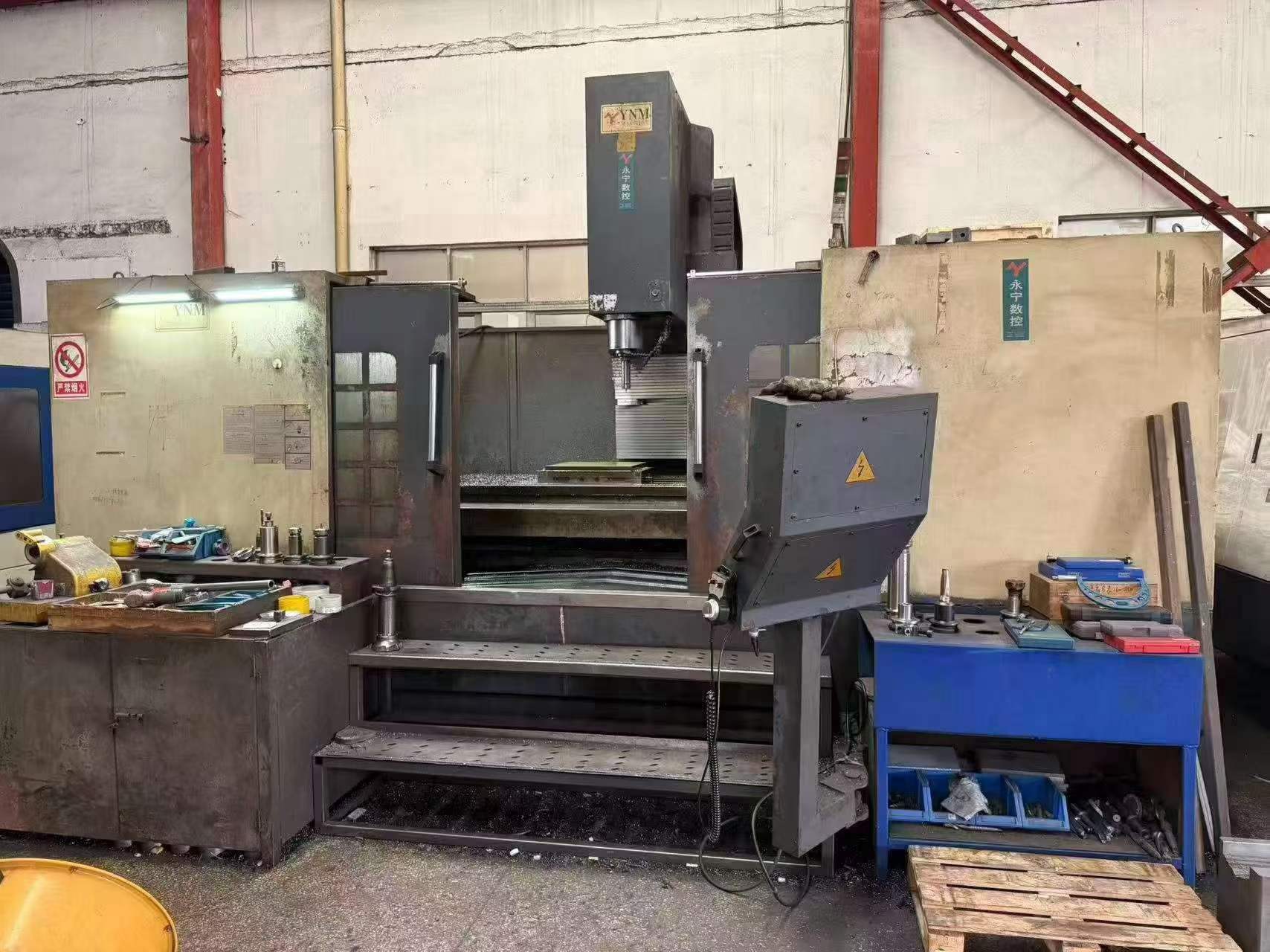 Used CNC Milling Machine with Mitsubishi M 70 Control photo 1