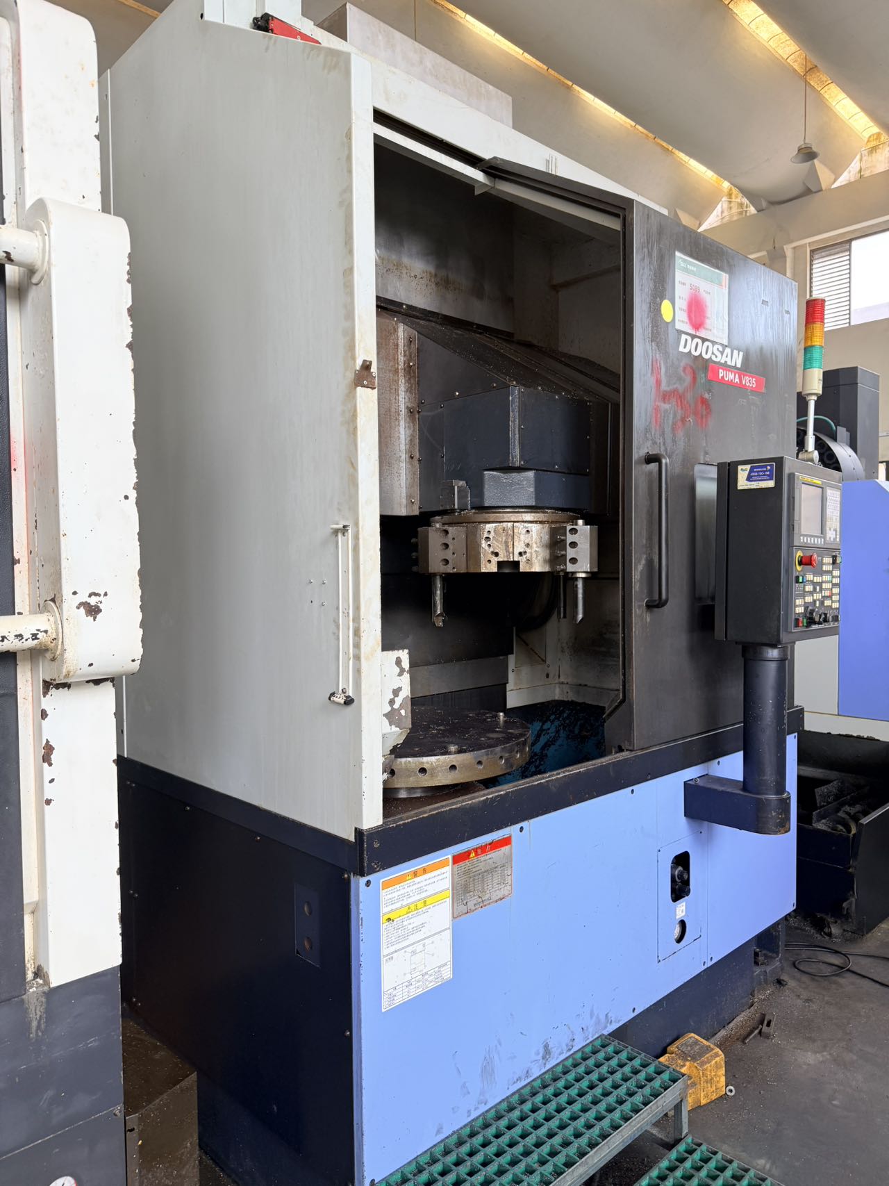 Torno vertical CNC Doosan PUMA V 835