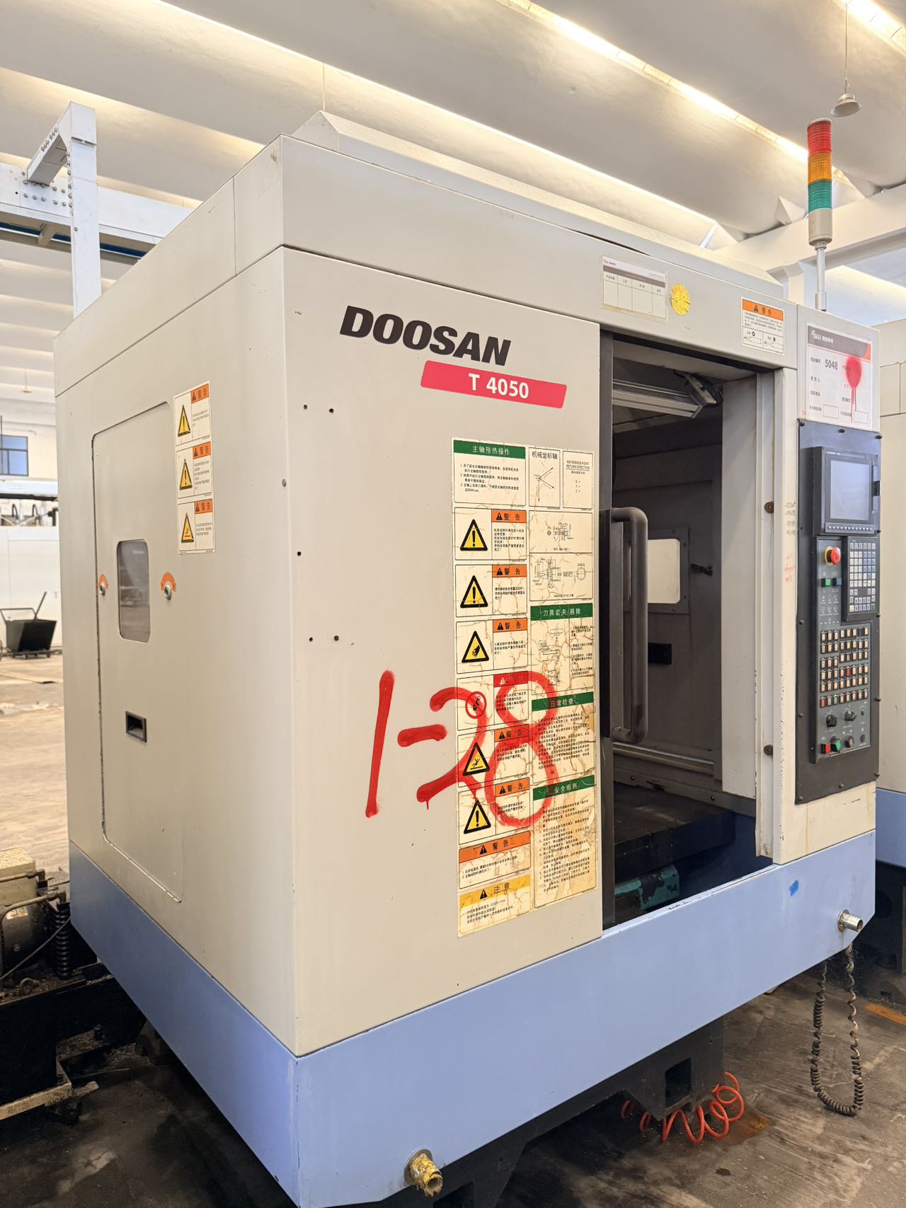 Used Doosan T 4050 Drilling and Tapping Center photo 2