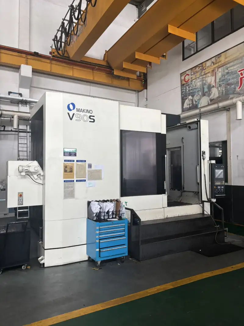 Used Makino V 90 S 5-Axis Machining Center - 2019 photo 1