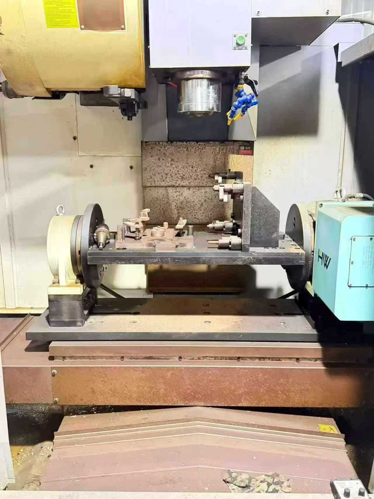 Wannan VMC 1000 L Vertical Machining Center photo 8