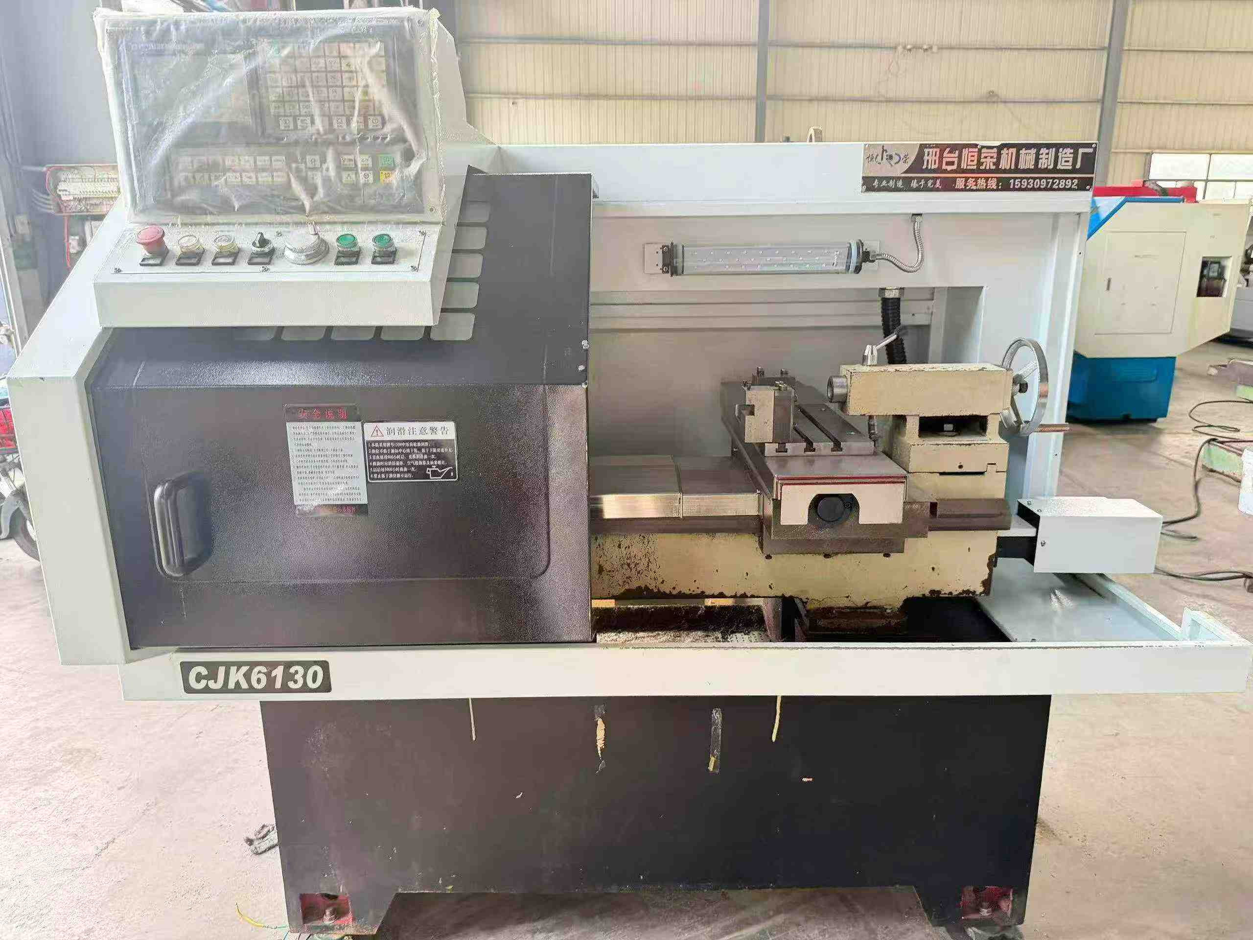 مخرطة CNC 6130 فاخرة مع نظام تحكم GSK 928 وغراب الذيل