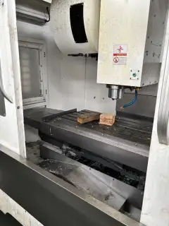 Used Amaco 1000 Vertical Machining Center photo 3