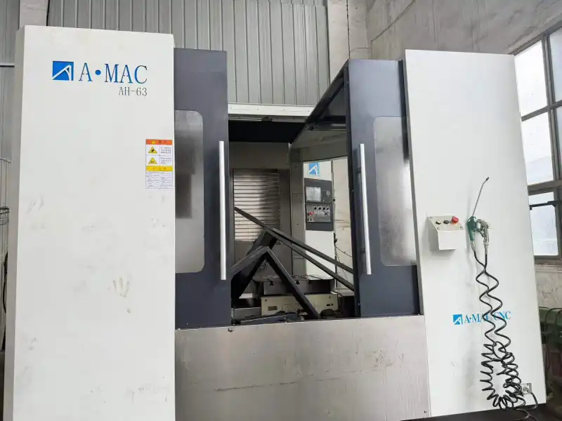 Nanjing Amaco 630 Horizontal Machining Center with Mitsubishi M 80 photo 1