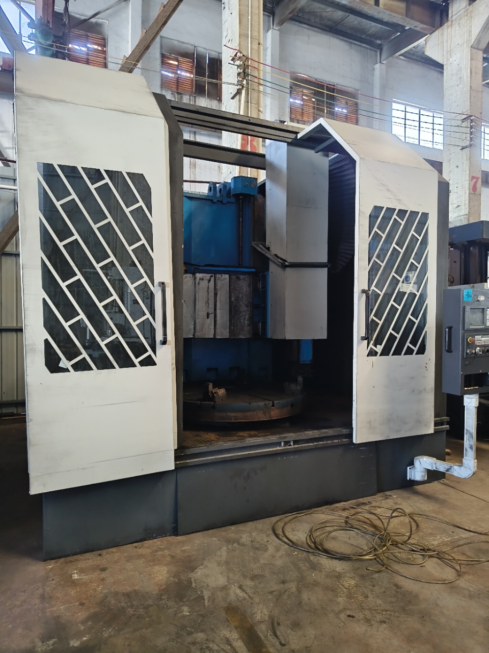 Used Dalian Xindadi CK 5117 CNC Single-Column Vertical Lathe photo 3
