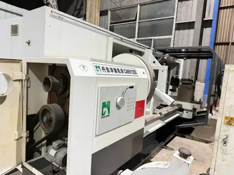 مخرطة CNC Dandong Huajun 61125 x 3 م (شبه جديدة) 2020