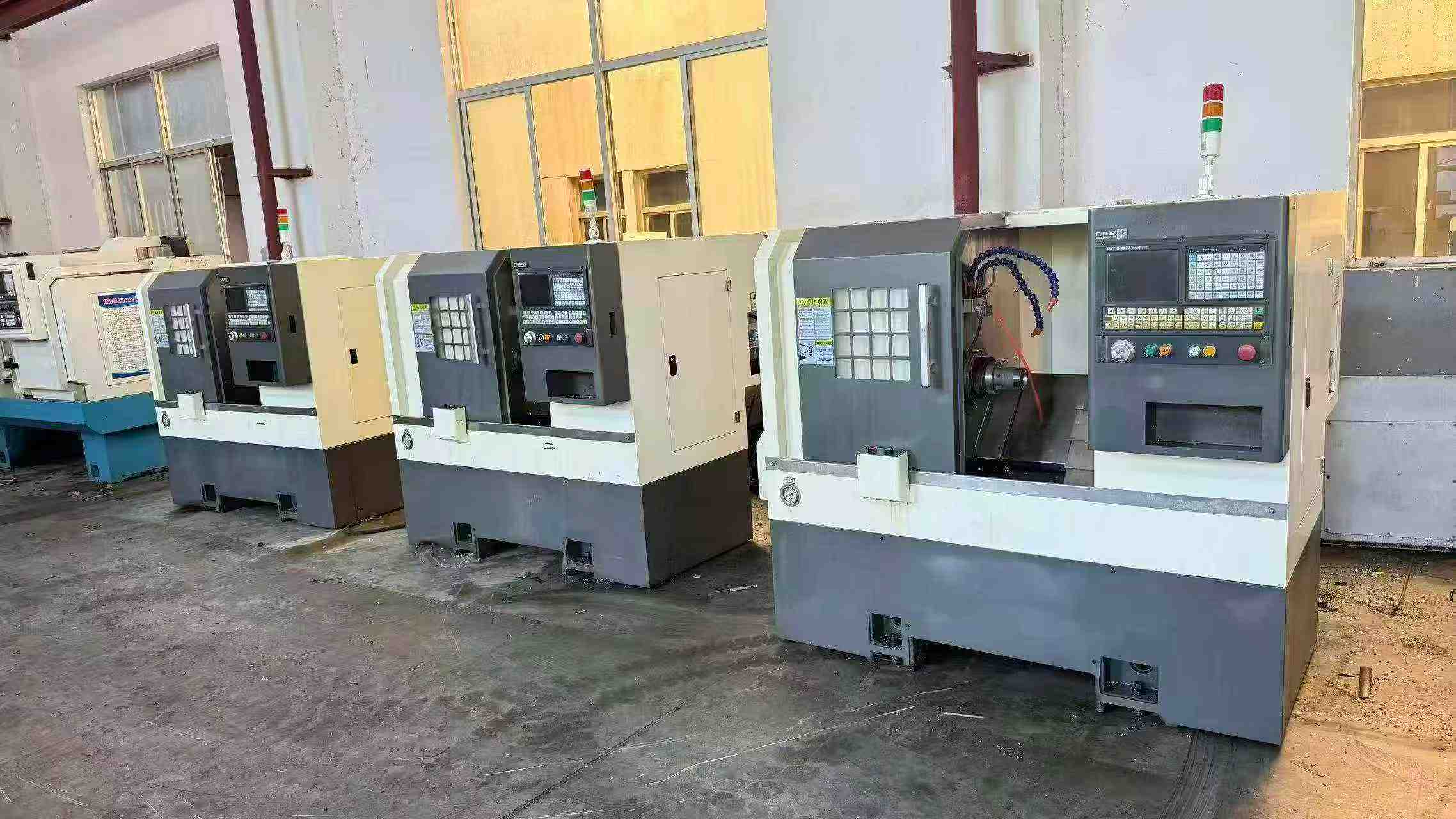 مخرطة CNC من النوع جانج بسرير مائل Jiamengzi HK 35 L موديل 2021 - 3 وحدات متاحة