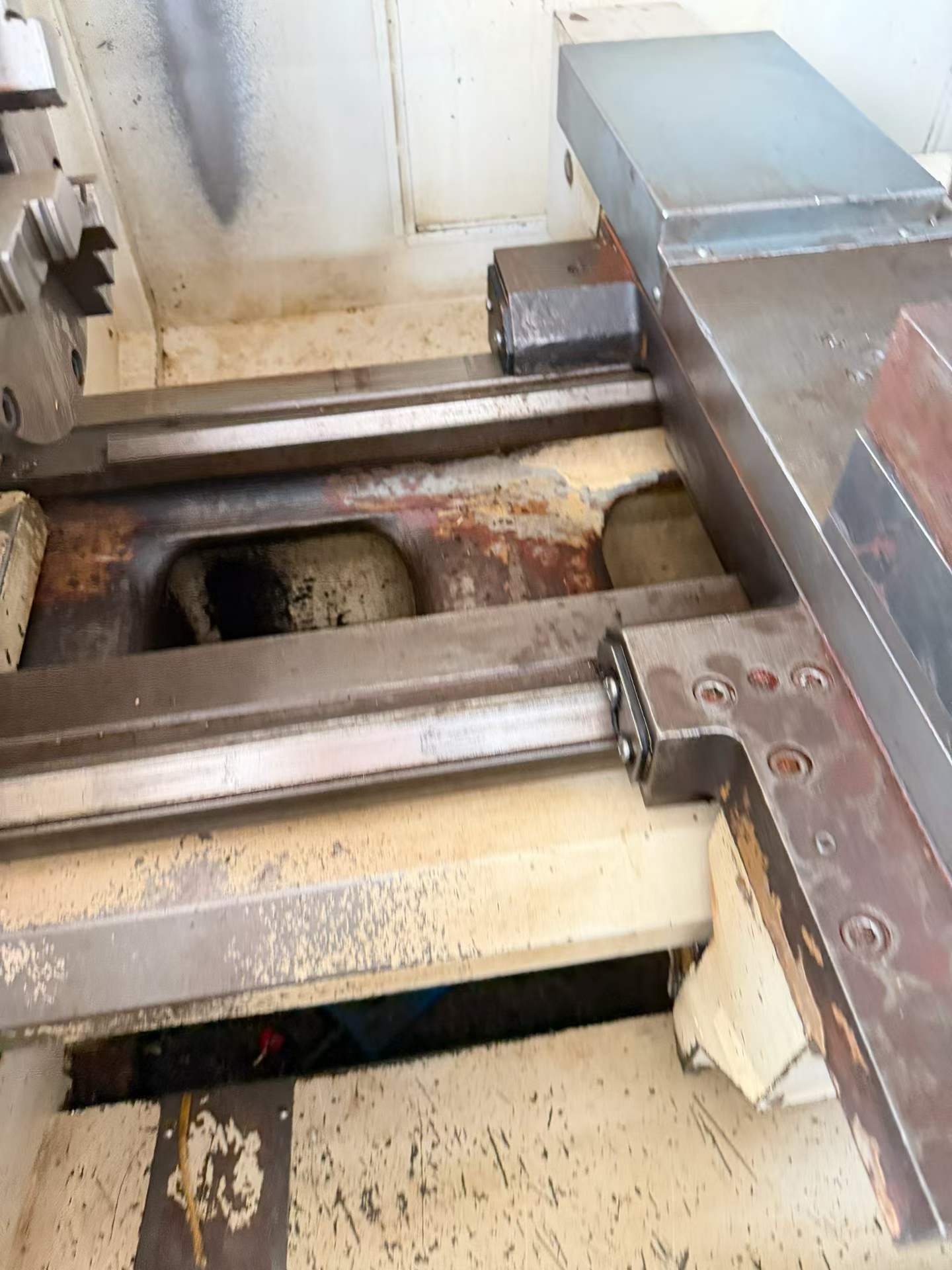 Used Yunnan 6150/1 m CNC Lathe with 82 mm Spindle Bore photo 3