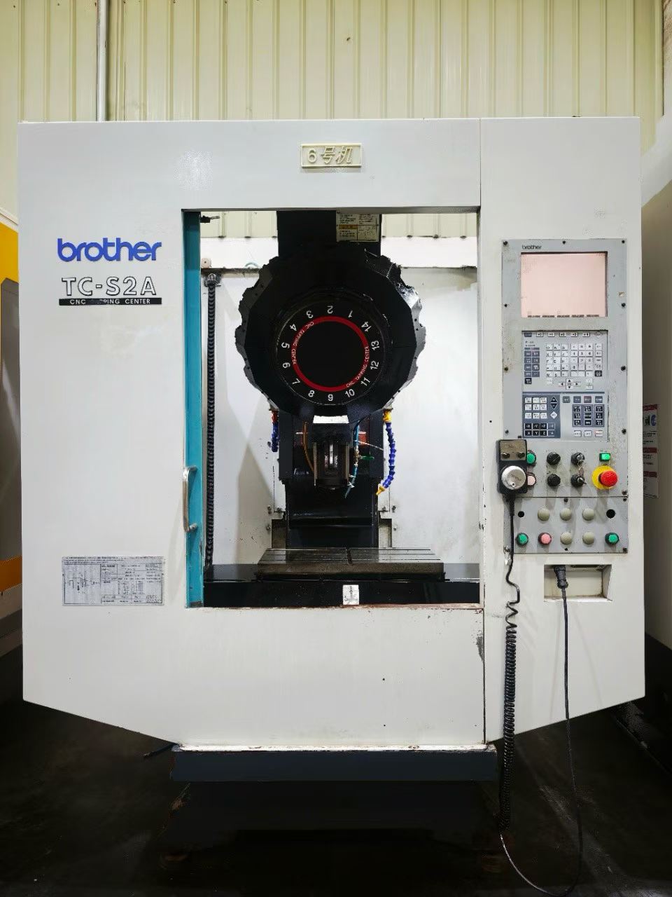 مركز تصنيع عمودي Brother TC-S 2 A مستعمل