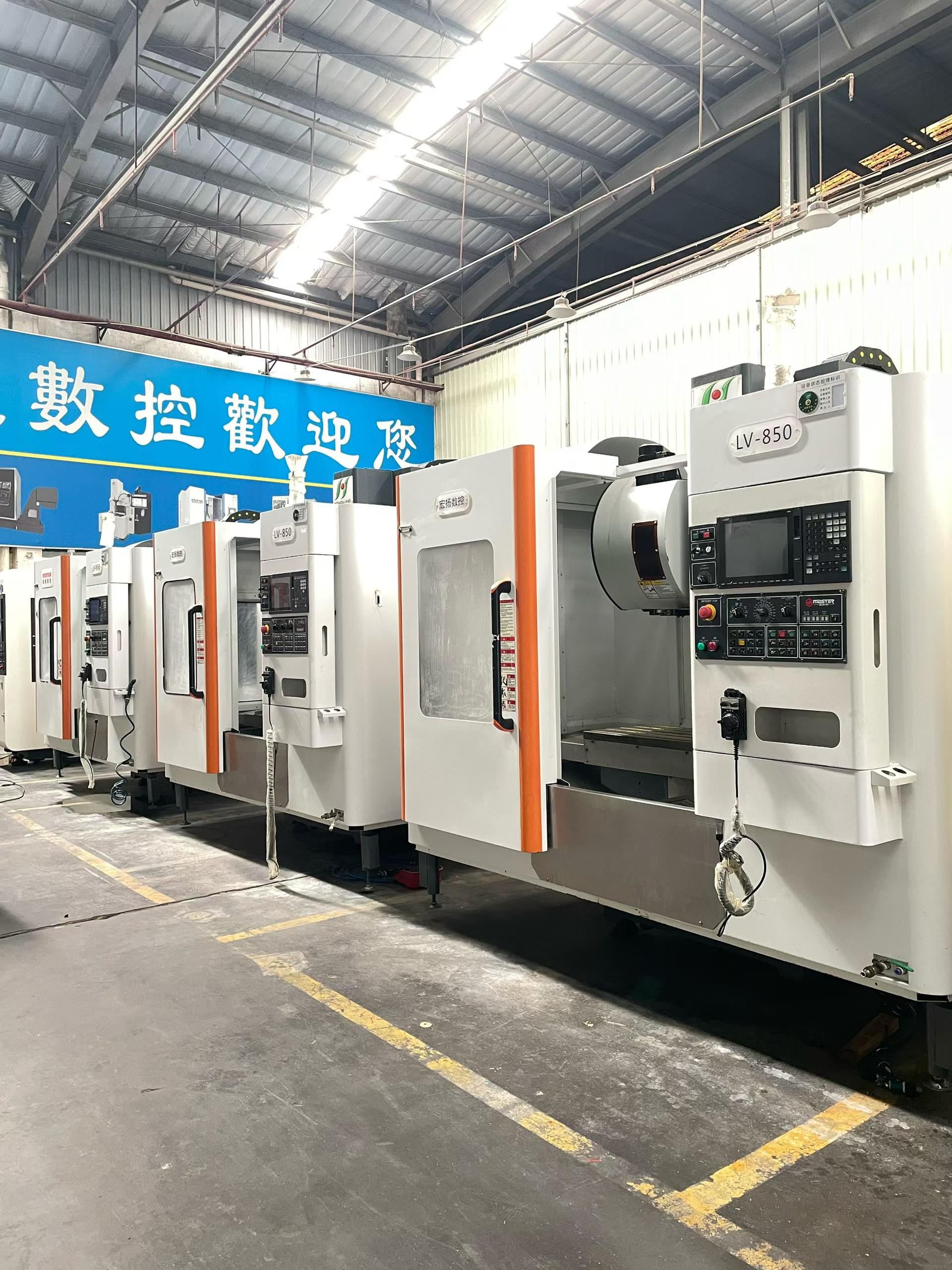 Pusat Pemesinan Vertikal representative machine
