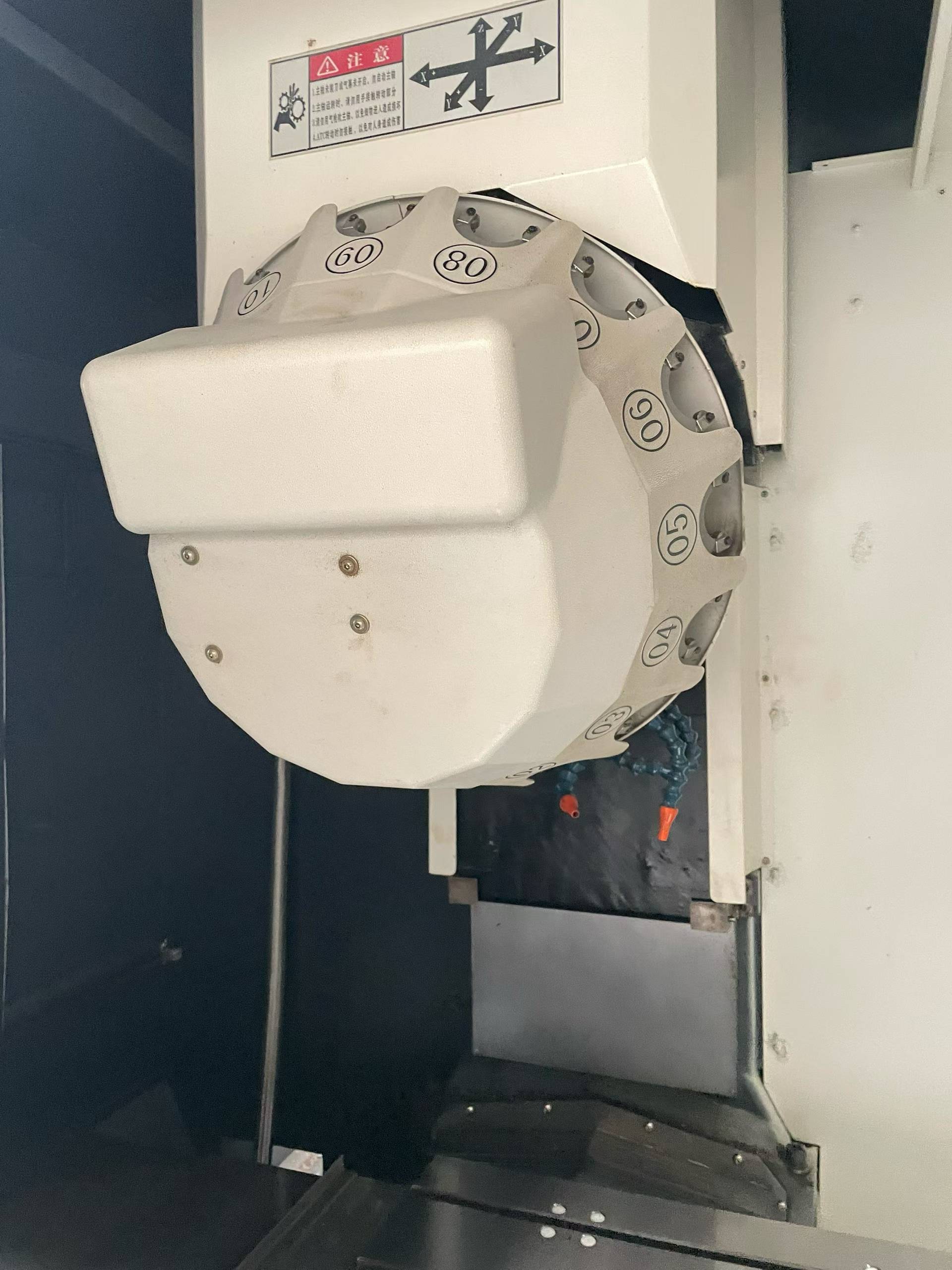 Unused JL 500 Vertical Machining Center with Siemens 828 D photo 3