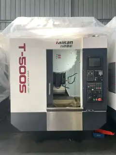 Used Taikan T-500 S Vertical Machining Center with Mitsubishi M 80 A photo 2