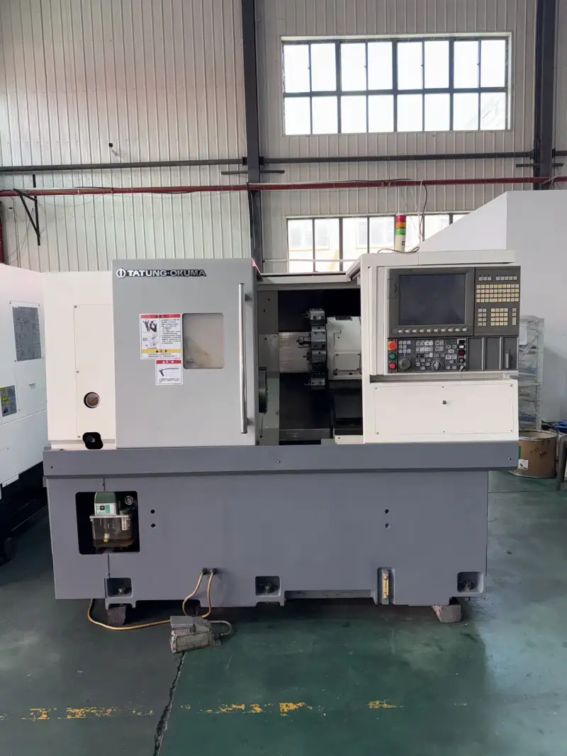 Used Okuma L 400 CNC Lathe photo 1