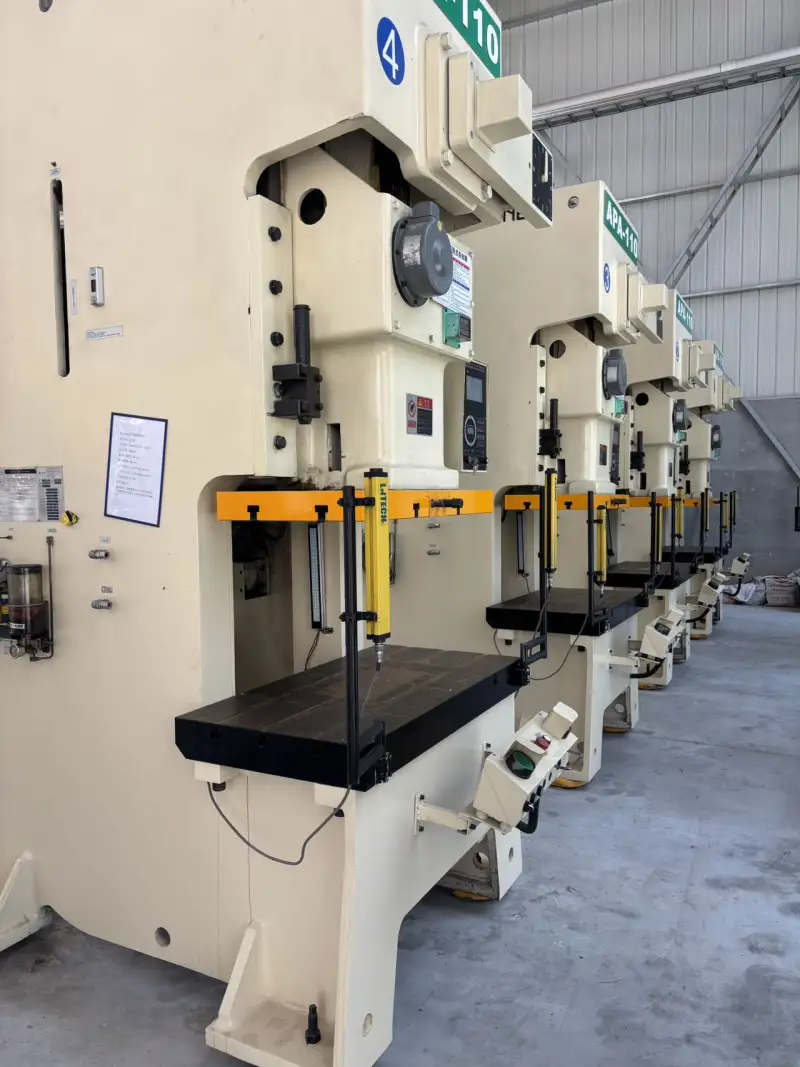 Used Yitian APA-110 High-Speed Precision Punch Press photo 1