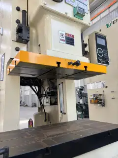 Used Yitian APA-110 High-Speed Precision Punch Press photo 5