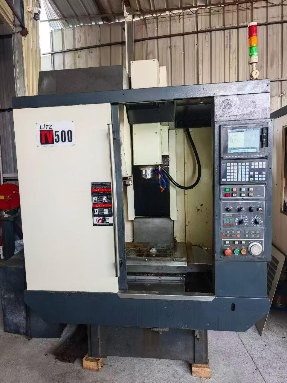 ศูนย์เจาะและแท็ปเกลียว Leadwell T 500 มือสอง พร้อม Mitsubishi M 70 AA