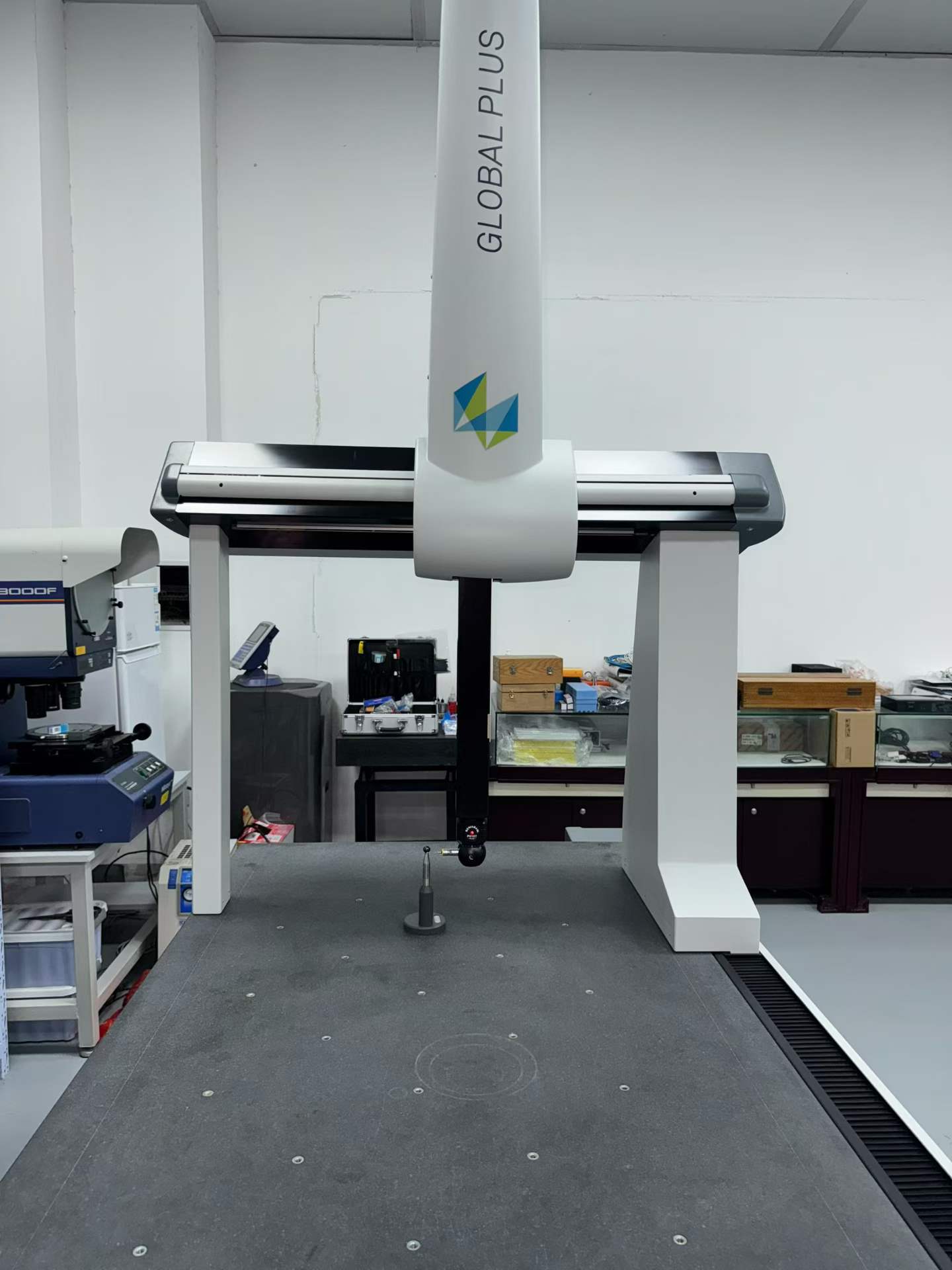 Hexagon GLOBAL 08.10.06 Coordinate Measuring Machine photo 2