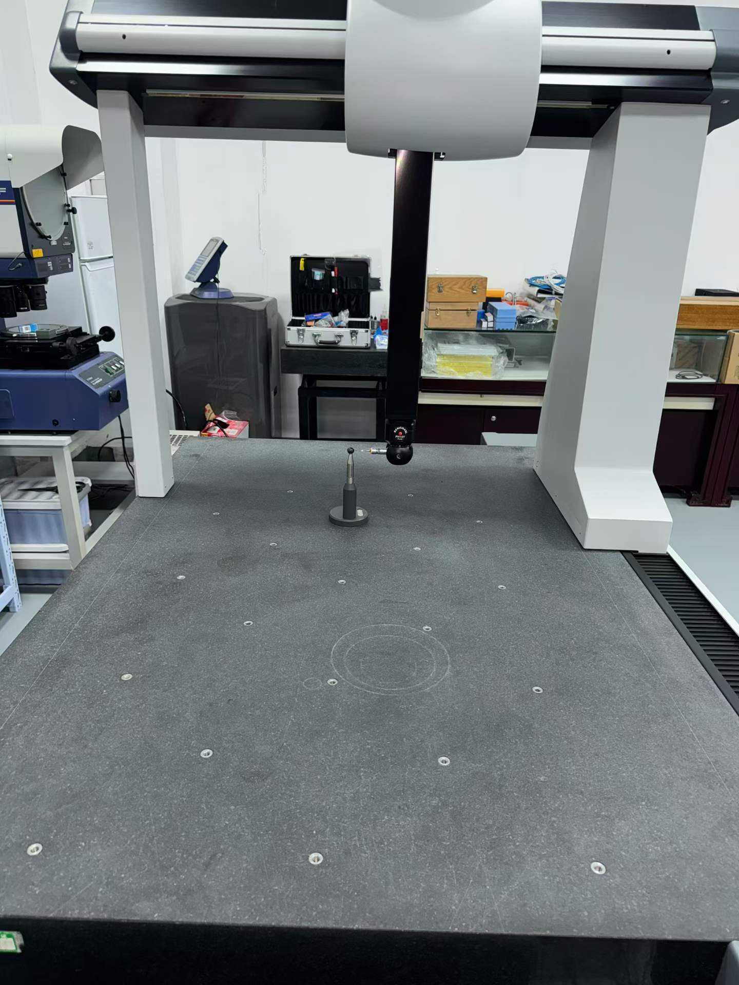 Hexagon GLOBAL 08.10.06 Coordinate Measuring Machine photo 3