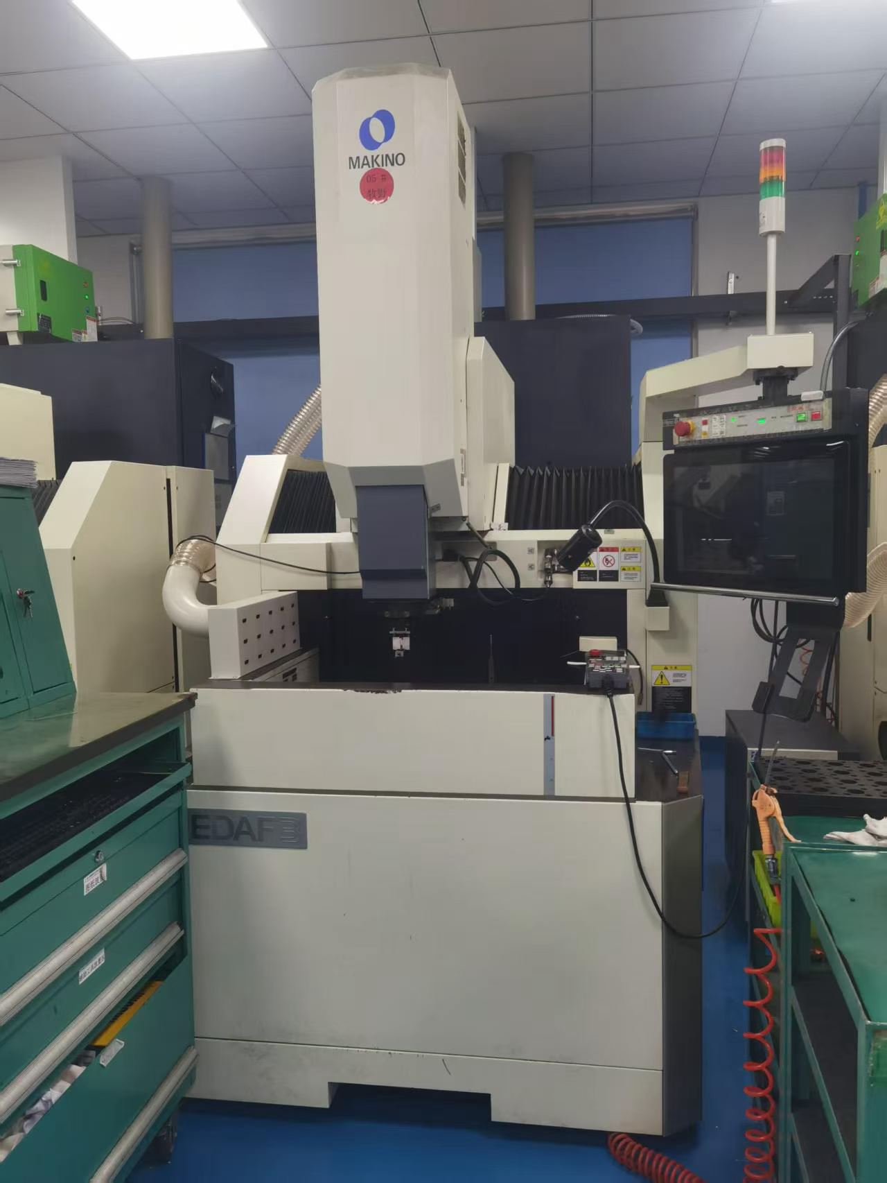 Used Makino EDAF 3 EDM Machine for Sale photo 3