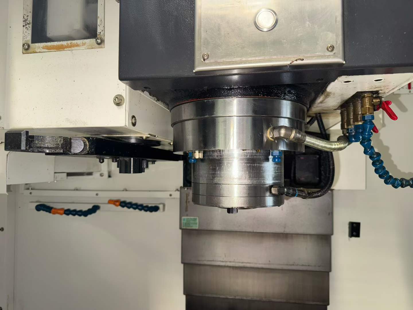 Used YCM NXV 1020 AM Mold Machining Center photo 3