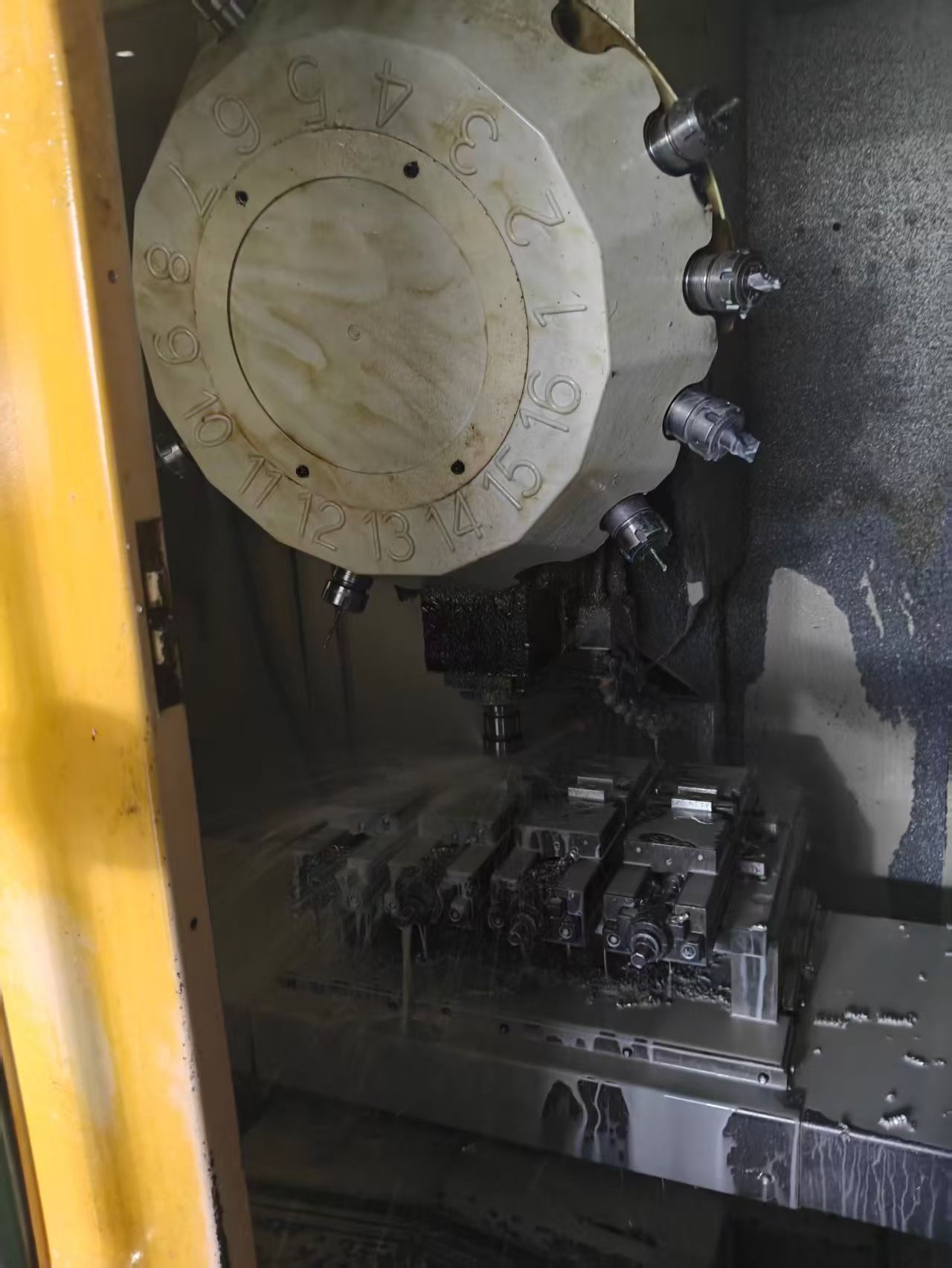 Used Runxing 500 Drilling and Tapping Center with FANUC MF photo 6