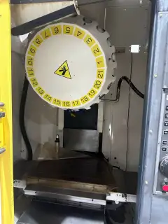 Used FANUC D-21 MiB Vertical Machining Center with 31 i-B Control photo 5