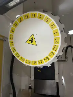 Used FANUC D-21 MiB Vertical Machining Center with 31 i-B Control photo 6
