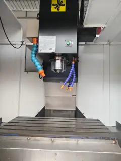 Used Jufu 850 Machining Center with Mitsubishi M 80 A photo 2