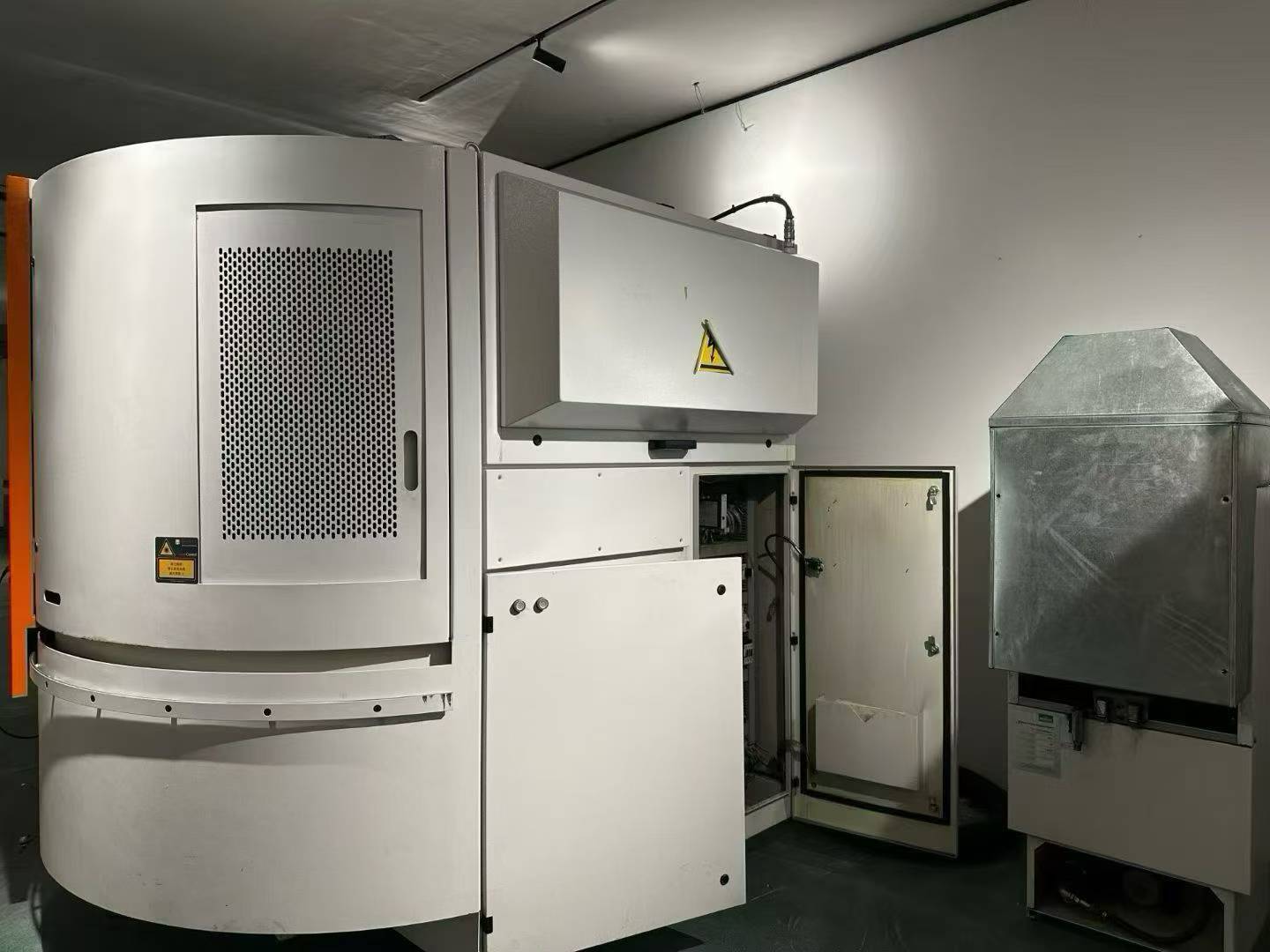 Used Mikron HSM 500 High-Speed Machining Center photo 2