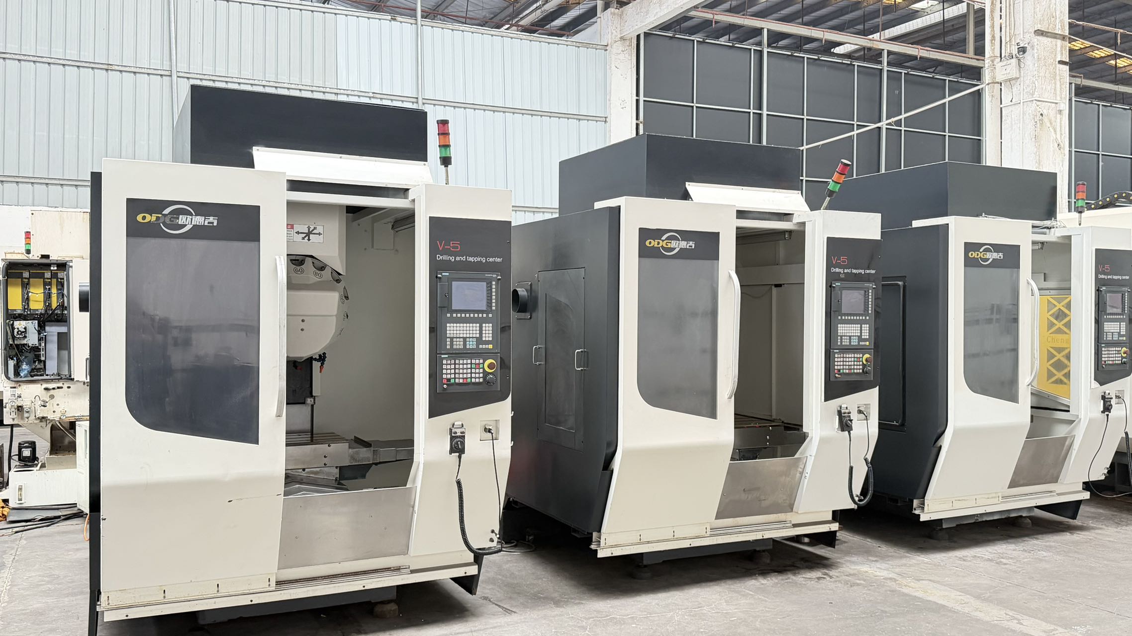 New Unused Oudeji JL 500 Vertical Machining Center with Siemens 828 D photo 2