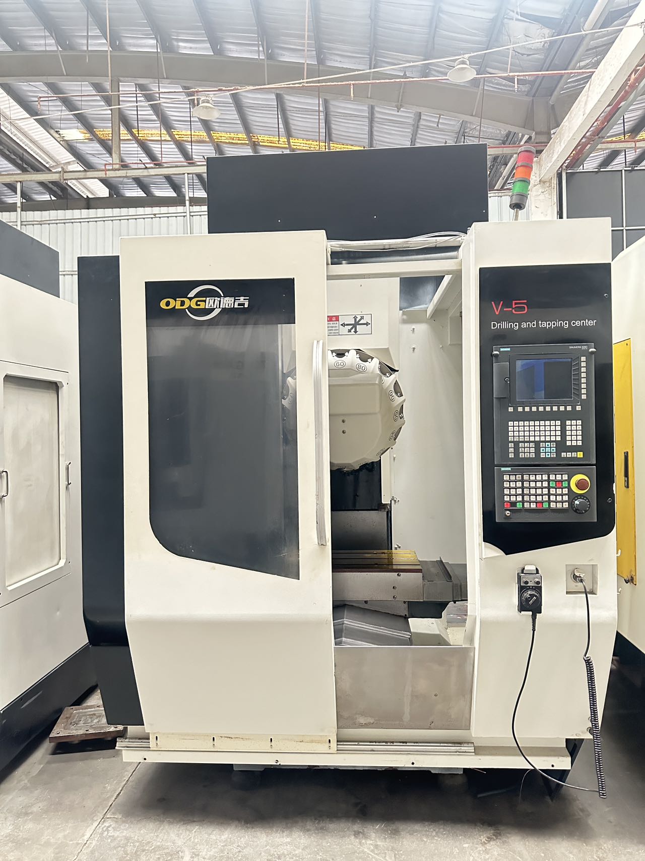 New Unused Oudeji JL 500 Vertical Machining Center with Siemens 828 D photo 3