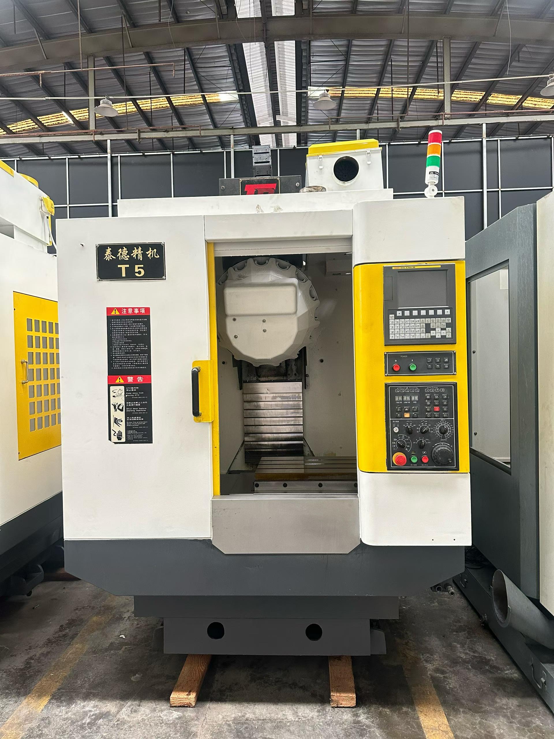 Used Taide T 5 Vertical Machining Center with FANUC MD photo 2