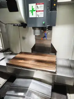 Used Xiangyu V 750 Machining Center with Mitsubishi M 80 for Sale photo 3