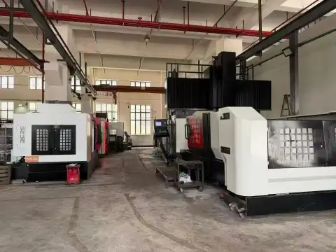 Máquinas CNC usadas de la fábrica de Dongguan Changping – Lote de 8
