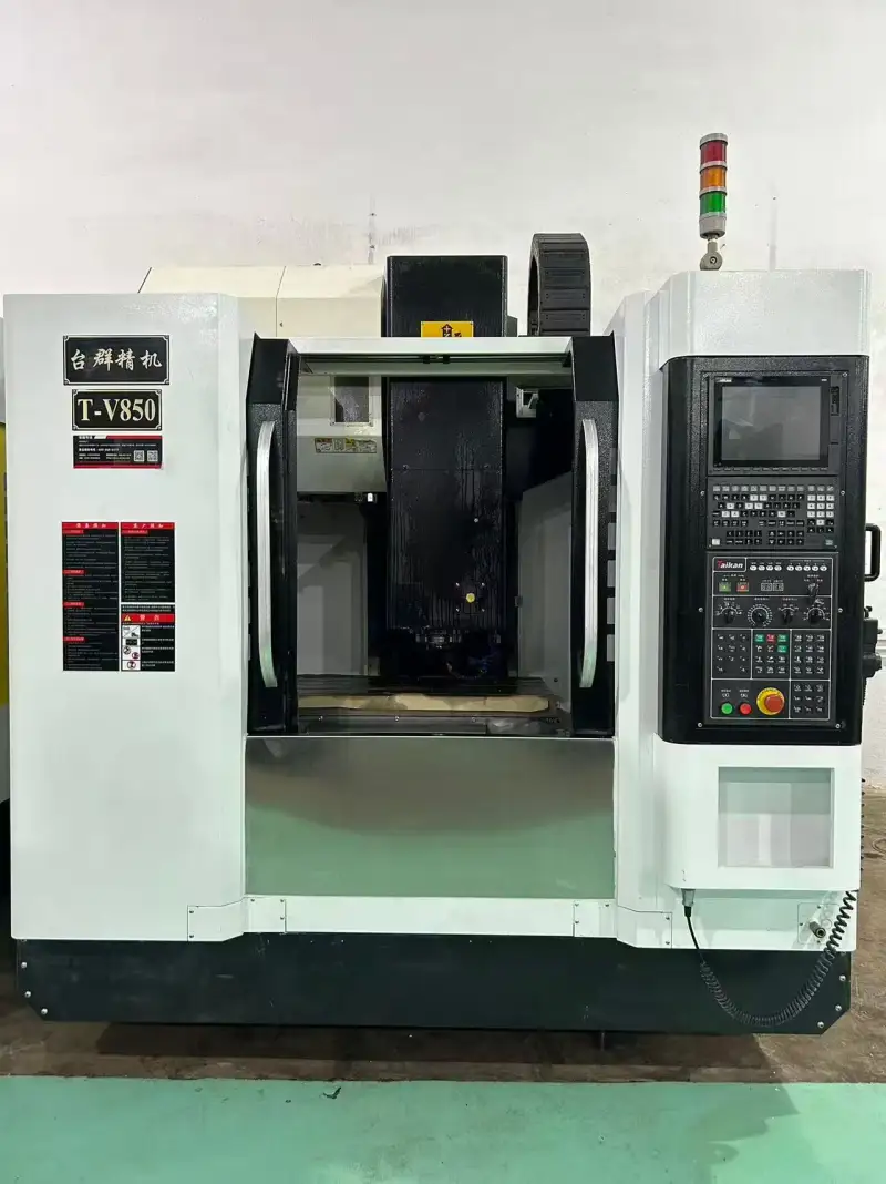 Used Taikan T-V 850 Machining Center with Mitsubishi M 80 photo 1