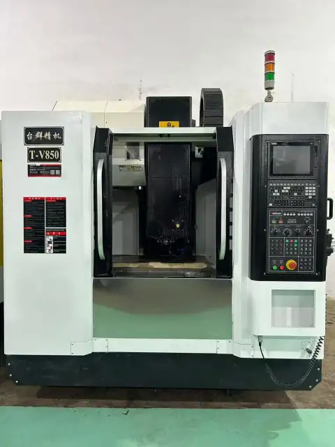 Used Taikan T-V 850 Machining Center with Mitsubishi M 80