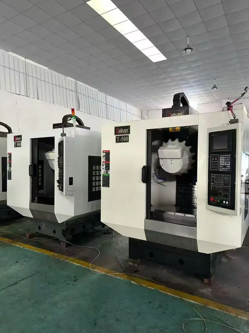Used Taikan T 5 Vertical Machining Center with Mitsubishi M 70 A photo 1