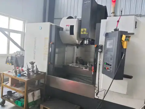 Dos Centros de Mecanizado 1160 Usados con BT50