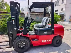 Used 3-Ton Forklift with Only 10 Hours for Sale photo 1
