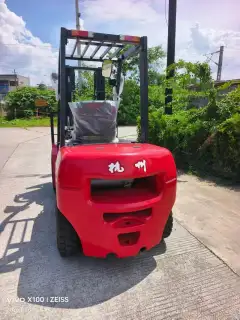 Used 3-Ton Forklift with Only 10 Hours for Sale photo 3